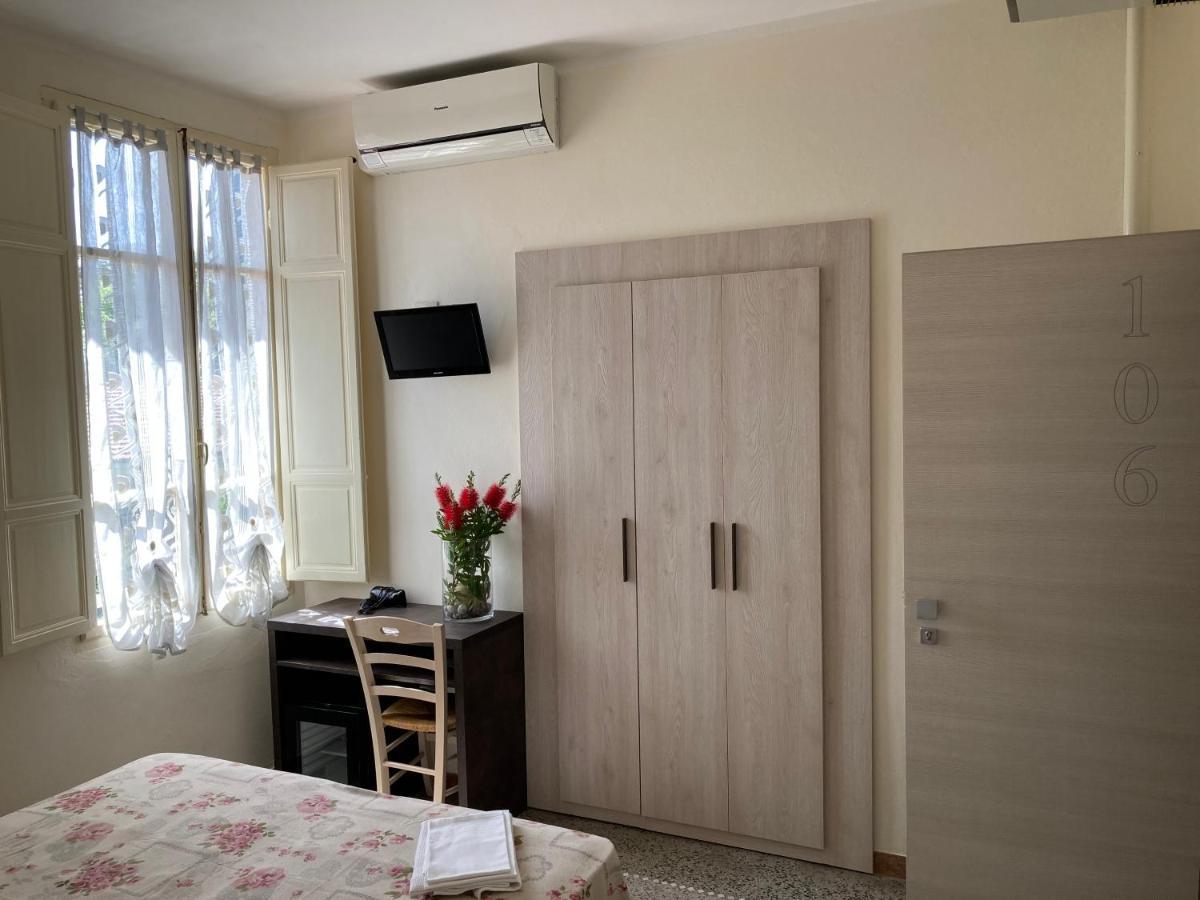 Hotel Verdesolemare มารินา ดิ เปียตราซันตา ภายนอก รูปภาพ