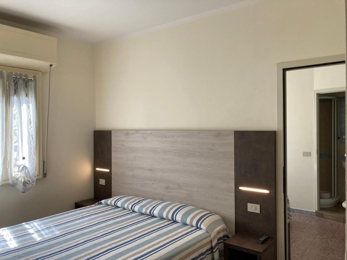 Hotel Verdesolemare มารินา ดิ เปียตราซันตา ภายนอก รูปภาพ