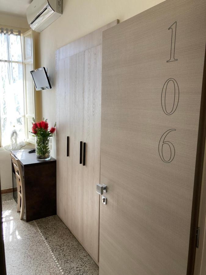 Hotel Verdesolemare มารินา ดิ เปียตราซันตา ภายนอก รูปภาพ