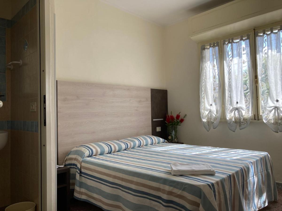 Hotel Verdesolemare มารินา ดิ เปียตราซันตา ภายนอก รูปภาพ