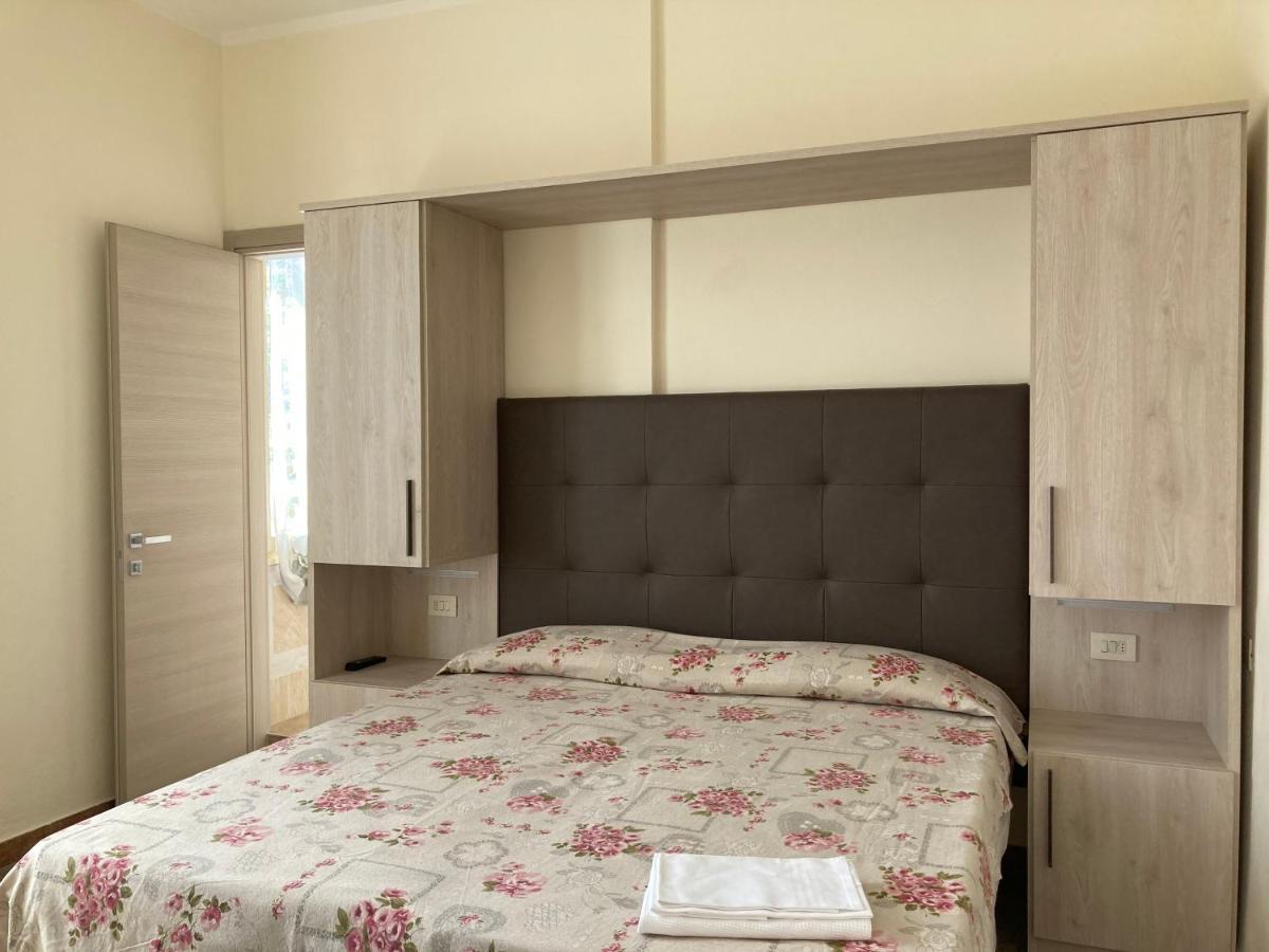 Hotel Verdesolemare มารินา ดิ เปียตราซันตา ภายนอก รูปภาพ